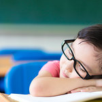 研究結果：子どもの近視予防には、外の光を毎日浴びると良い？