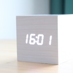 ベッドルームを真っ暗にしておきたい人のLED時計【今日のライフハックツール】