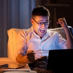 遅い時間の就寝は、やはり健康に良くないみたいです