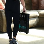 ベッド下に収納可。約3kgのコンパクトな家庭用トレーニング器具